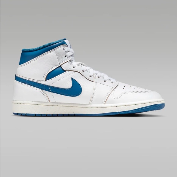 Men’s Air Jordan 1 mid SE, size 10. Only worn twice. Excellent Condition - Picture 3 of 9